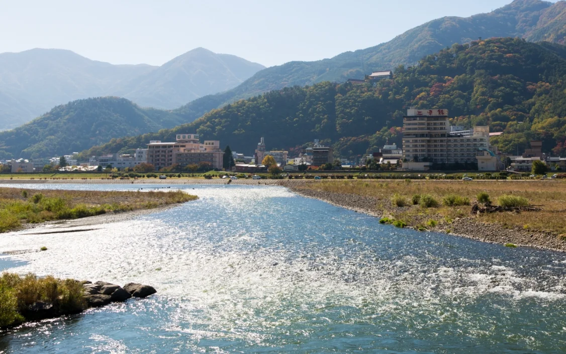 千曲川の風景と白鳥園